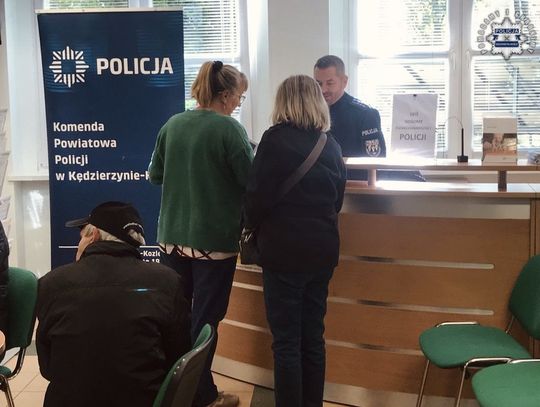 Rozmawiali o tym, jak nie dać się złapać „na wnuczka” i „na policjanta”. Mundurowi spotkali się z seniorami