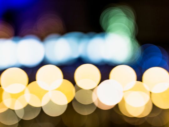 Rozmazane światła nocą? To może być zaćma