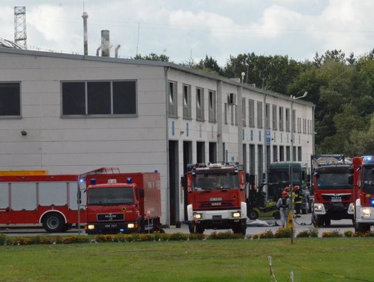 Rozszczelnienie cysterny z chemikaliami na terenie firmy transportowej przy Gliwickiej