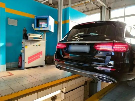 Ruszyła akcja "Twoje światła - Nasze bezpieczeństwo". Kierowcy będą mogli bezpłatnie sprawdzić i wyregulować światła w swoich samochodach
