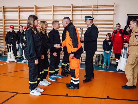 Rywalizacja i edukacja. W Starym Kożlu odbyły się pożarnicze zawody w udzielaniu pierwszej pomocy