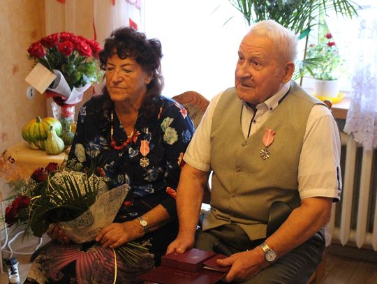 Są ze sobą już od 61 lat! Władysława i Bogumił Pilichowscy świętowali "diamentowe gody". ZDJĘCIA