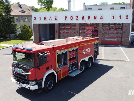 Scania zastąpi wysłużonego 36-letniego Steyra. Nowy wóz trafił do kozielskich strażaków. ZDJĘCIA