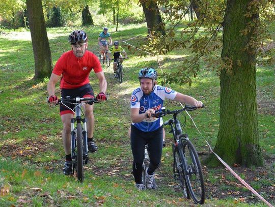 Ścigali się pieszo i na rowerach. Druga edycja Cross Duathlonu Twierdza. FOTOREPORTAŻ