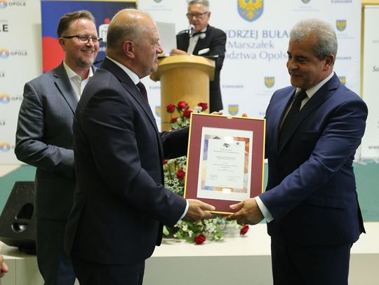 Sekretarz miasta Zbigniew Romanowicz nagrodzony Laurem Umiejętności i Kompetencji