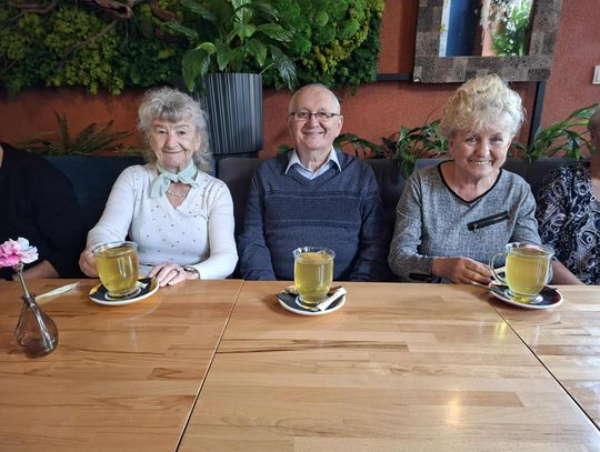 Seniorzy z Kędzierzyna-Koźla wzięli udział w warsztatach parzenia i degustacji herbaty