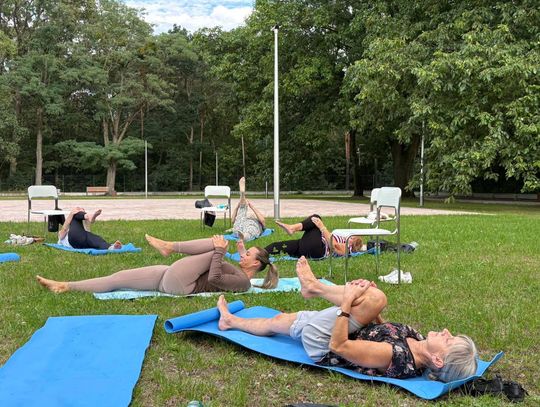 Seniorzy zadbali o ciało i dobre samopoczucie. Tak wyglądały zajęcia jogi