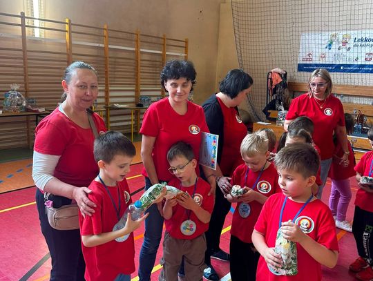Sensoriada połączyła zabawę, sport i integrację. Dzieci zmierzyły się z siedmioma wyjątkowymi stacjami