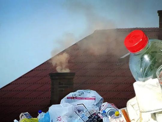 Sezon grzewczy rozpoczął się na dobre. Strażnicy miejscy kontrolują, czym palimy w piecach