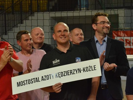 Siatkarscy weterani już w Kędzierzynie-Koźlu. Inauguracja XXIII Mistrzostw Polski Oldbojów. ZDJĘCIA