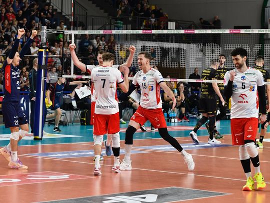 Siatkarska bitwa w hali Azoty! ZAKSA w pięciu setach ograła Bogdankę Lublin. FOTOREPORTAŻ