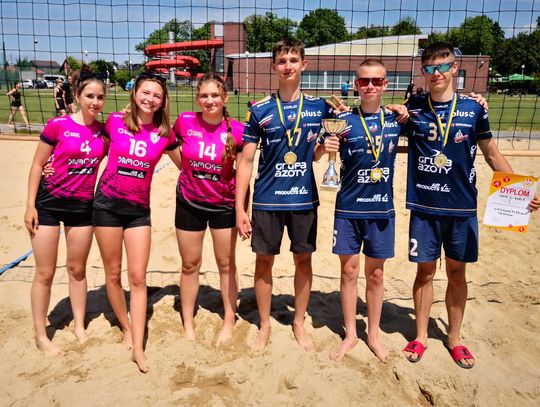 Siatkarze z "Jedenastki" zostali mistrzami województwa w siatkówce plażowej