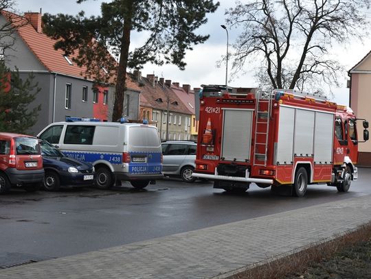 Służby ratunkowe wezwane do udzielenia pilnej pomocy. Otwarcie mieszkania na Pogorzelcu