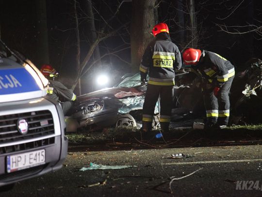 Śmiertelny wypadek na drodze wojewódzkiej. Druga osoba w stanie ciężkim