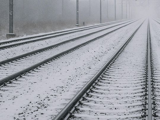 Śmiertelny wypadek na torach w Kędzierzynie-Koźlu. Młody mężczyzna wtargnął pod pociąg