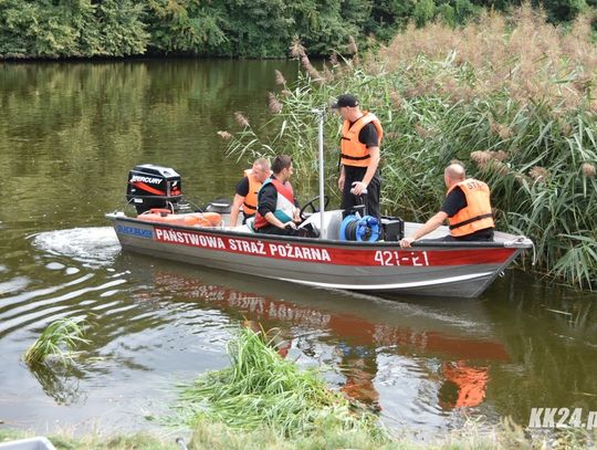 Specjalistyczny sonar z Nysy sprawdza dno. Kolejny dzień pracy służb na Kanale Gliwickim