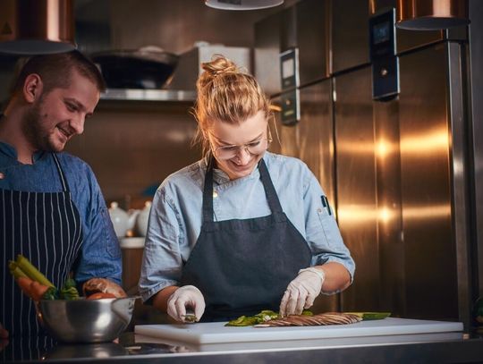 Sprawdź, jak zostać kucharzem i prowadzić własną gastronomię!