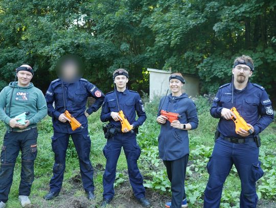 Sprawdzili się w grze w zespołowej. Policjanci z Kędzierzyna-Koźla wzięli udział w zawodach LaserTag