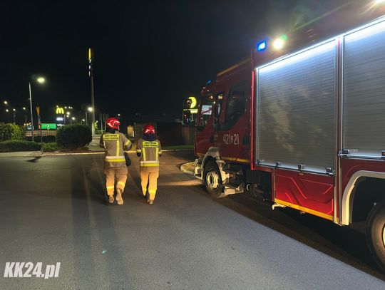 Strażacy interweniowali w Carrefourze. W nocy włączyła się czujka pożarowa