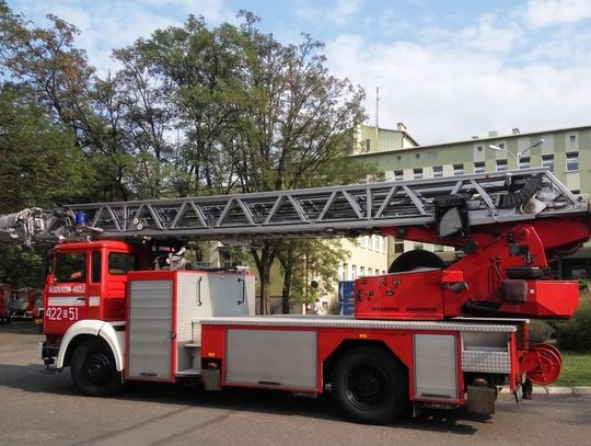 Strażacy interweniują w kozielskim szpitalu. Doszło do zadymienia jednego z pomieszczeń