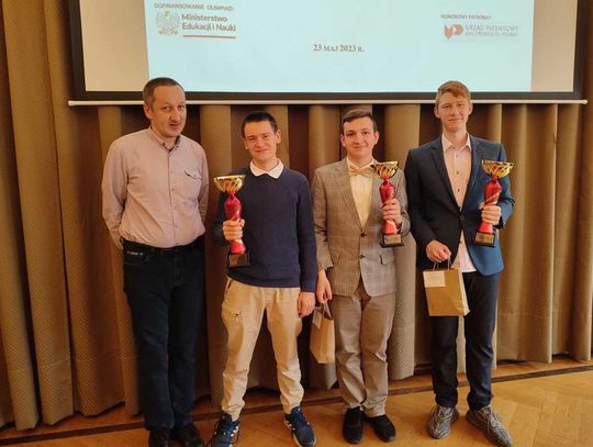 Sukces młodych wynalazców z ZSTiO! Zdobyli drugie miejsce w ogólnopolskiej oimpiadzie