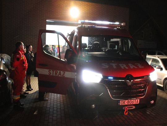 Świąteczna radość strażaków z ORW Koźle. Wzbogacili się o nowy wóz ratunkowy. ZDJĘCIA
