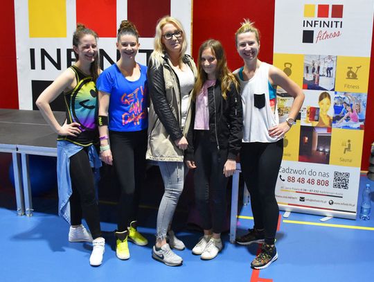 Tańczyli w szczytnym celu. Maraton zumby w Infiniti Fitness Club. ZDJĘCIA