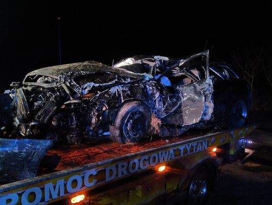 Tragiczny wypadek na drodze z Gliwic do Kędzierzyna-Koźla. Nie żyje 30-letni mężczyzna. ZDJĘCIA