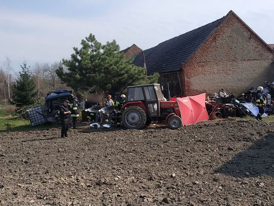 Traktorzysta przygnieciony przez ciągnik. Lądował śmigłowiec medyczny