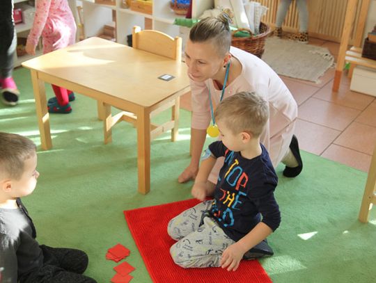 Tu uczą maluchy samodzielności. Przedszkole w duchu Marii Montessori w Kędzierzynie-Koźlu