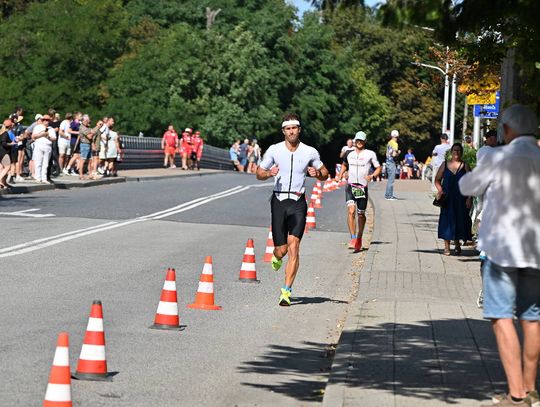 Twierdza Triathlon trwa w Kędzierzynie-Koźlu. Zawodnicy rywalizują w Odrze i na ulicach Koźla
