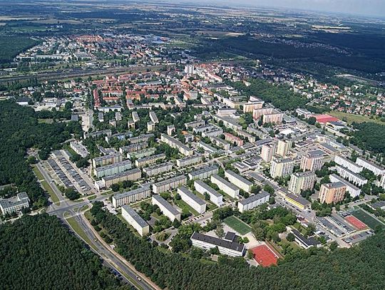 Tyle się zarabia w Kędzierzynie-Koźlu. Pod względem średnich płac wypadamy najlepiej w regionie