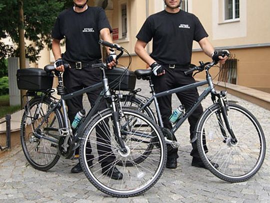 Uciekł z ośrodka, miał narkotyki. Rowerowy patrol straży miejskiej namierzył go w skateparku