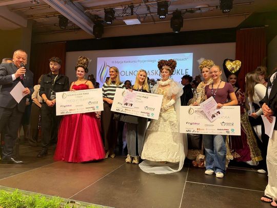 Uczennice „Budowlanki” na podium ogólnopolskiego konkursu. Zachwyciły barokowymi fryzurami