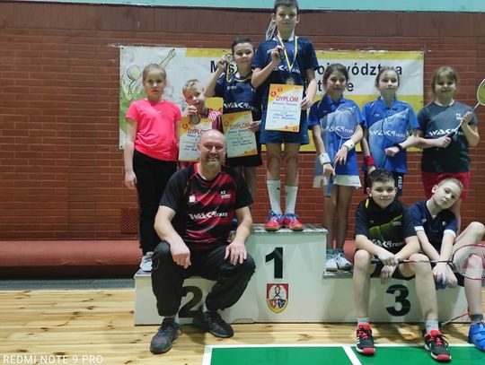 Uczniowie "Jedenastki" z trzema medalami mistrzostw województwa w mini badmintonie