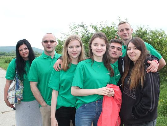 Uczniowie z Kędzierzyna-Koźla pojechali do Rumunii zobaczyć, jak produkuje się tam żywność