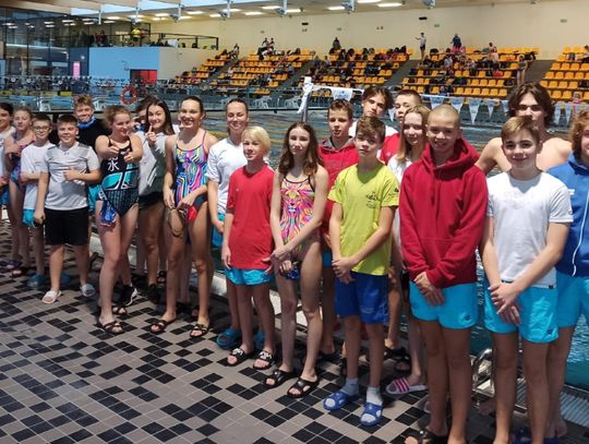 Udany występ naszych pływaków na otwartych mistrzostwach okręgu opolskiego. ZDJĘCIA