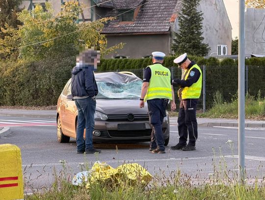 Ulica Gliwicka zablokowana po wypadku z udziałem rowerzysty. Kierowca jednośladu w stanie krytycznym. ZDJĘCIA