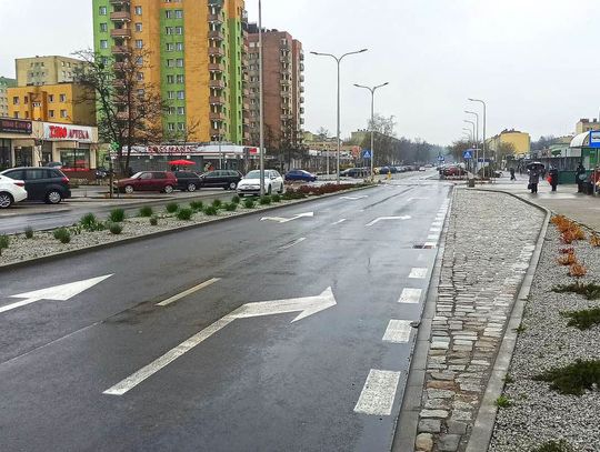 Ulica Wojska Polskiego od kilku miesięcy należy do miasta. Gmina rozlicza też strefę parkingową