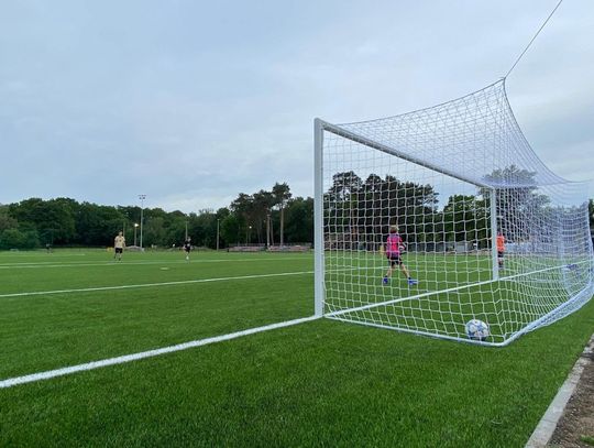 W Blachowni grają już na nowej murawie. Stadion przeszedł dużą metamorfozę