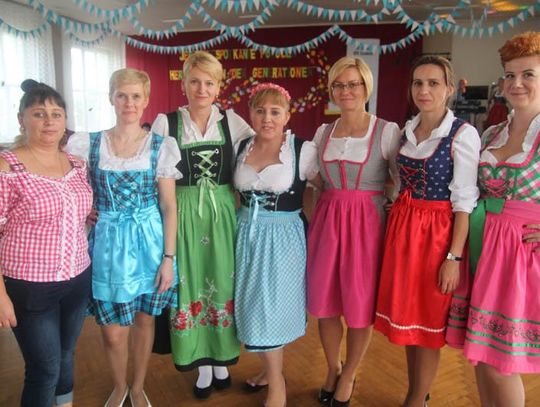 W Cisowej świętowali Oktoberfest. Mieszkańcy bawili się na imprezie w niemieckich klimatach