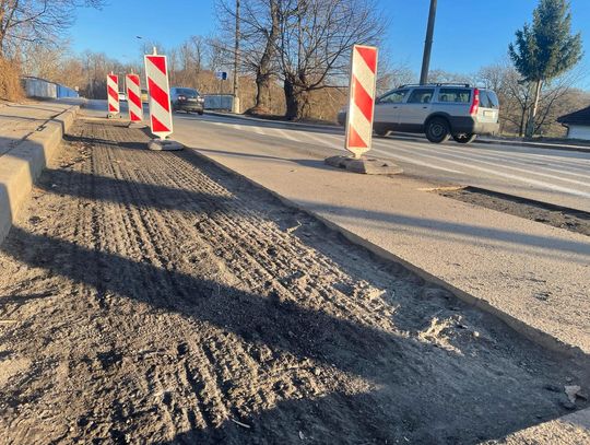 W Kędzierzynie-Koźlu ruszyła naprawa dróg uszkodzonych podczas zimy. We wtorek ekipy wchodzą na ulicę Grunwaldzką