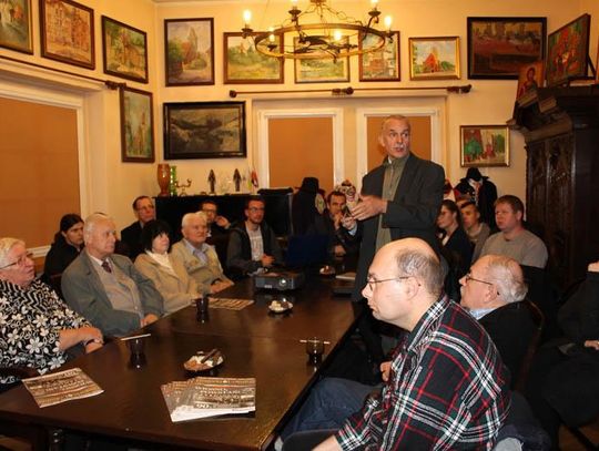 W kozielskim muzeum oglądali "Śląskiego Bonda". Wystawa na temat Alfonsa Zgrzebnioka ciągle otwarta