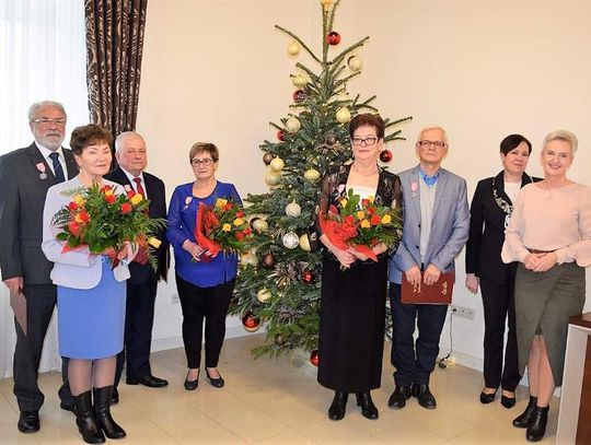 W miłości przeżyli pół wieku. Kolejne pary z Kędzierzyna-Koźla z medalami Prezydenta RP. ZDJĘCIA