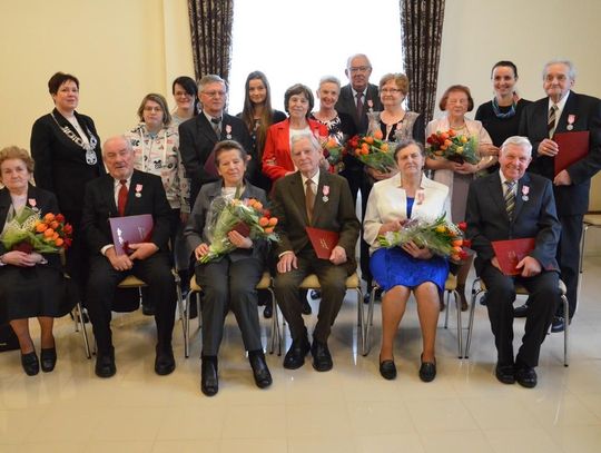 W miłości przeżyli pół wieku. Pary z Kędzierzyna-Koźle z medalami Prezydenta RP. ZDJĘCIA