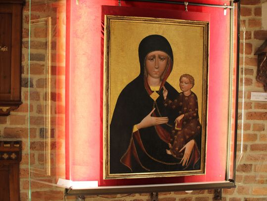 W Muzeum Ziemi Kozielskiej można zobaczyć cudowny obraz Matki Boskiej z Koźla. Wystawa zabytków sakralnych