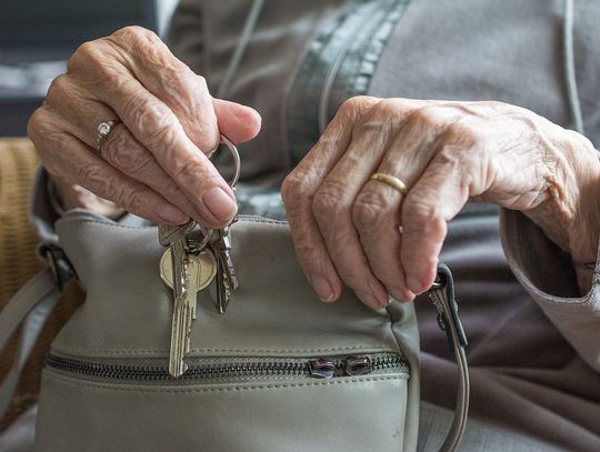 W powiecie kędzierzyńsko-kozielskim żyje 6 stulatków. ZUS wypłaca im "świadczenie honorowe"