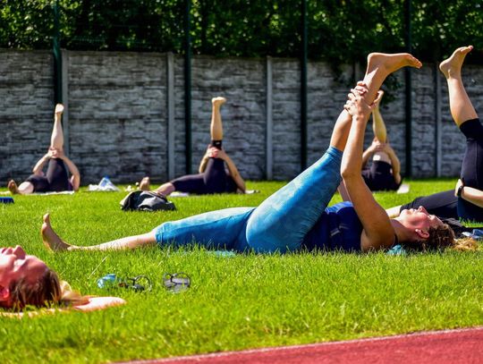 W sobotę kolejne spotkanie z jogą na stadionie Kuźniczka