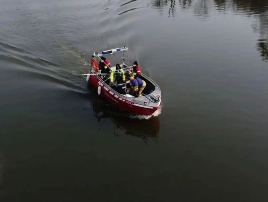 Wędka bez właściciela nad brzegiem jeziora. Służby sprawdzały, czy nikomu nic się nie stało