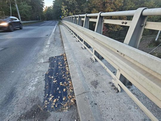 Wiadukt między Śródmieściem a Azotami wciąż dziurawy. Drogowcy wykonali tymczasową naprawę